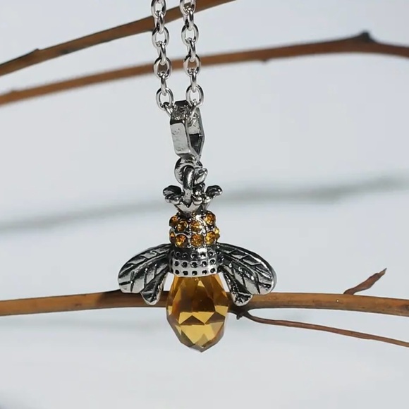 “Amber Abdomen Queen Bee” Faceted Tomenta Bumblebee Honeybee Victorian Necklace - Picture 7 of 16